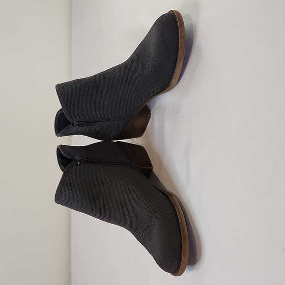 Kensie Gerona Grey Ankle Booties. Size 7.5 - Picture 4 of 8